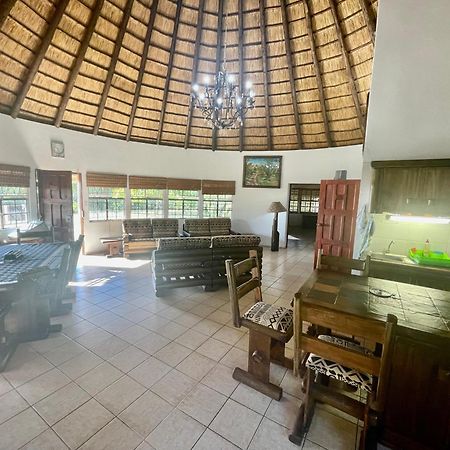 Nhambavale Lodge シーデンゲーリ エクステリア 写真