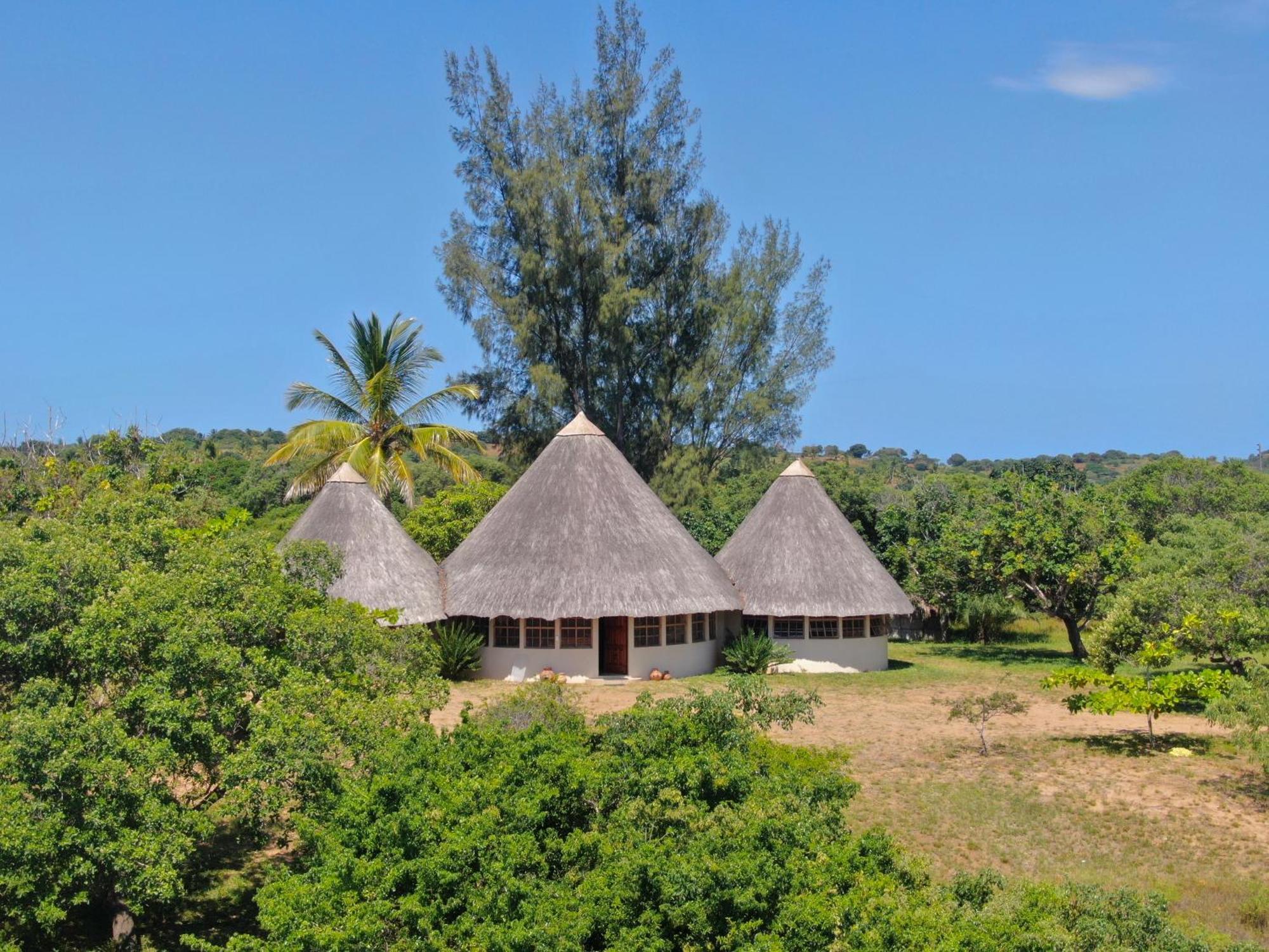 Nhambavale Lodge シーデンゲーリ エクステリア 写真