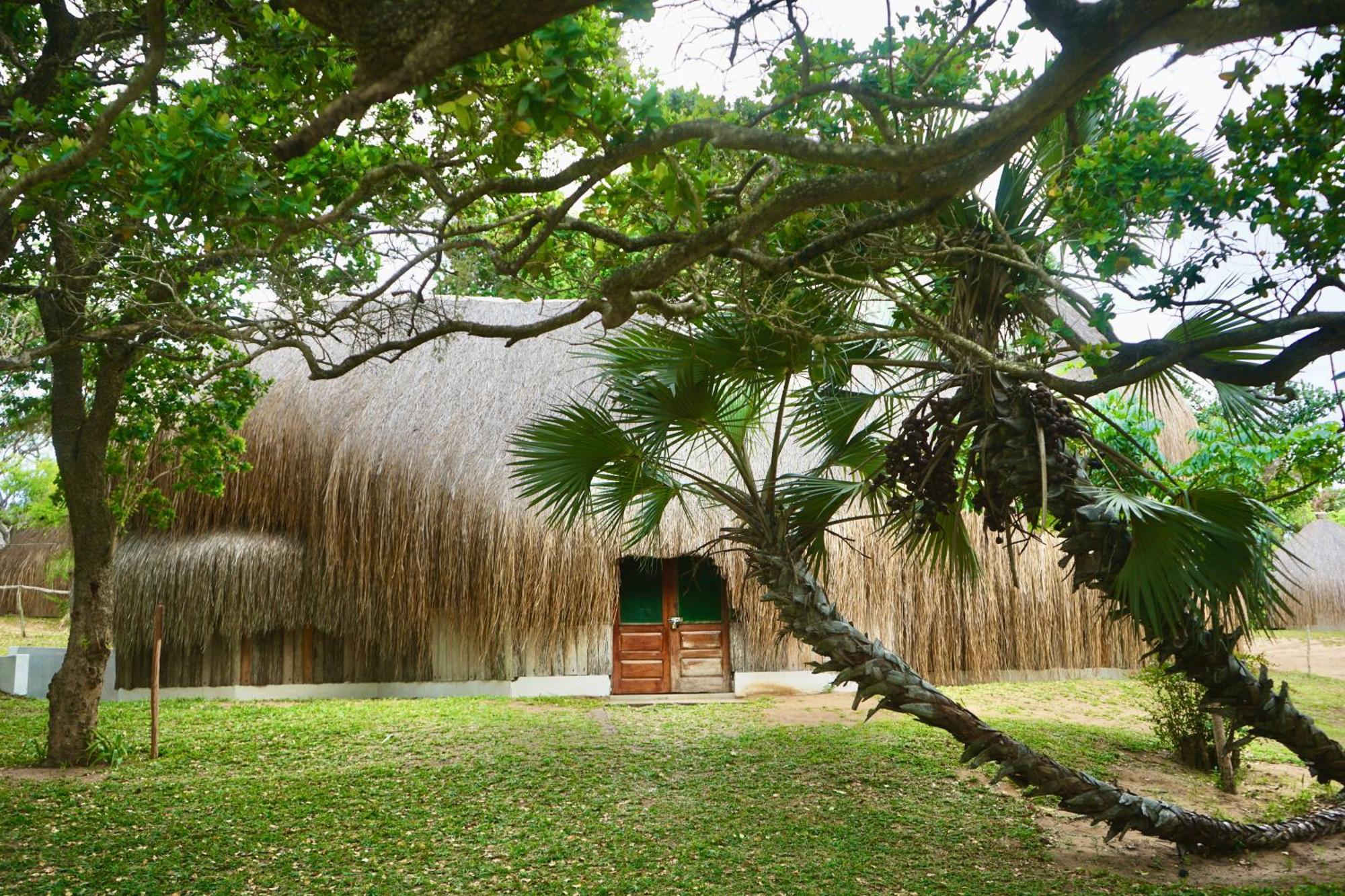 Nhambavale Lodge シーデンゲーリ エクステリア 写真