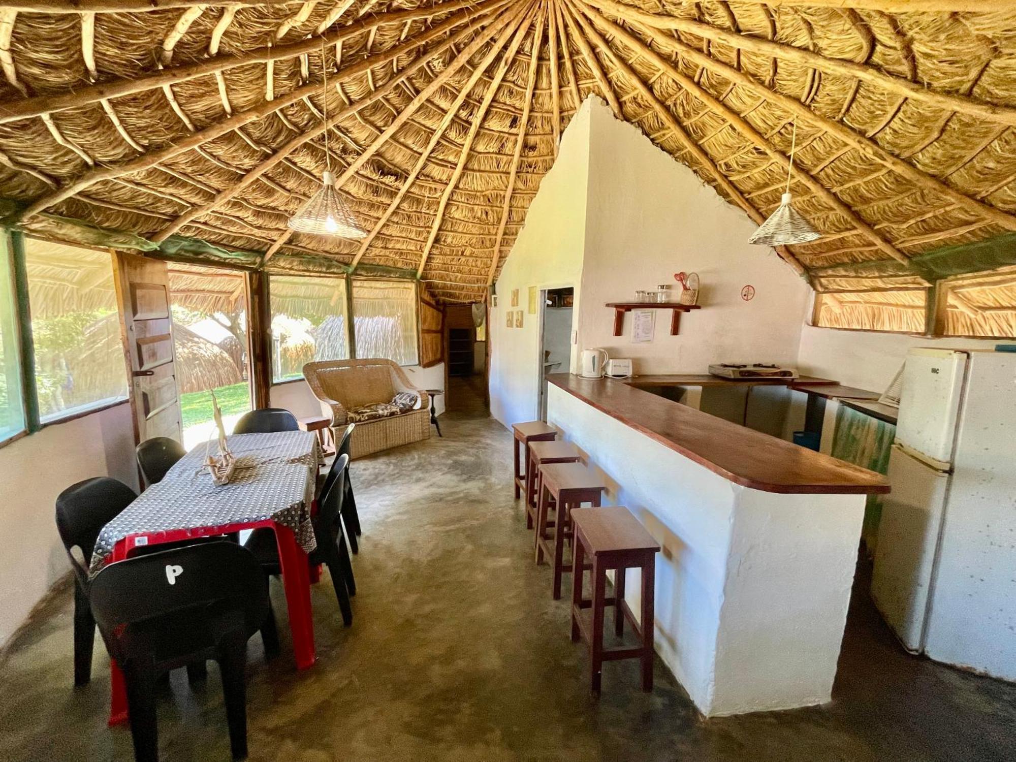 Nhambavale Lodge シーデンゲーリ エクステリア 写真