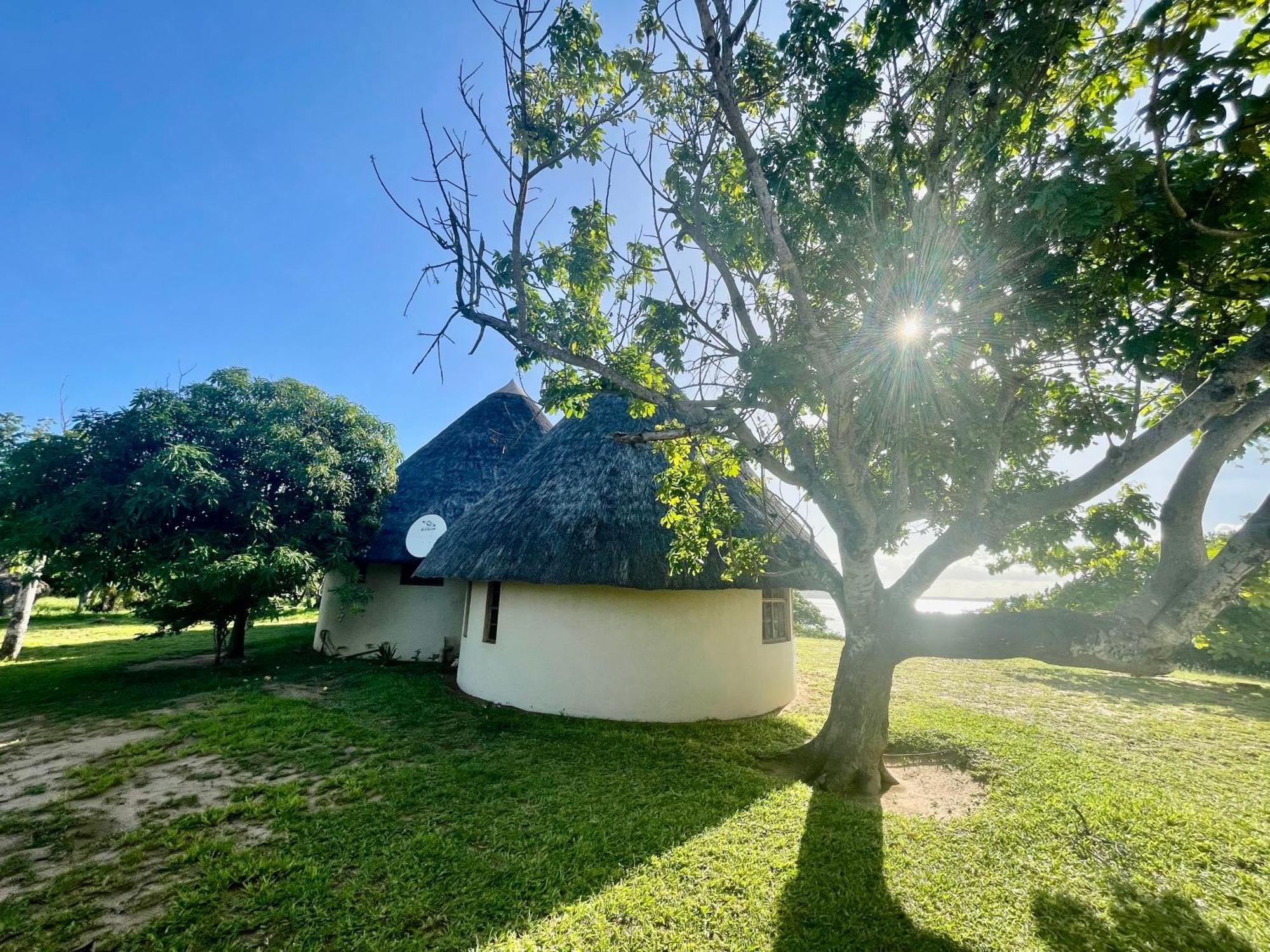 Nhambavale Lodge シーデンゲーリ エクステリア 写真