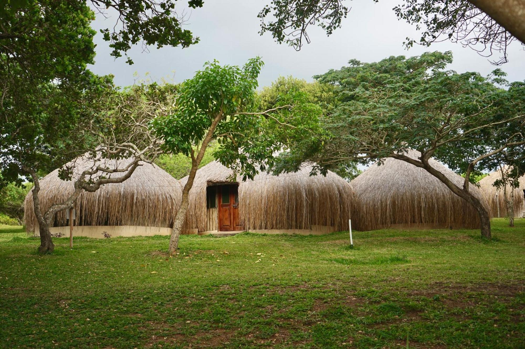 Nhambavale Lodge シーデンゲーリ エクステリア 写真