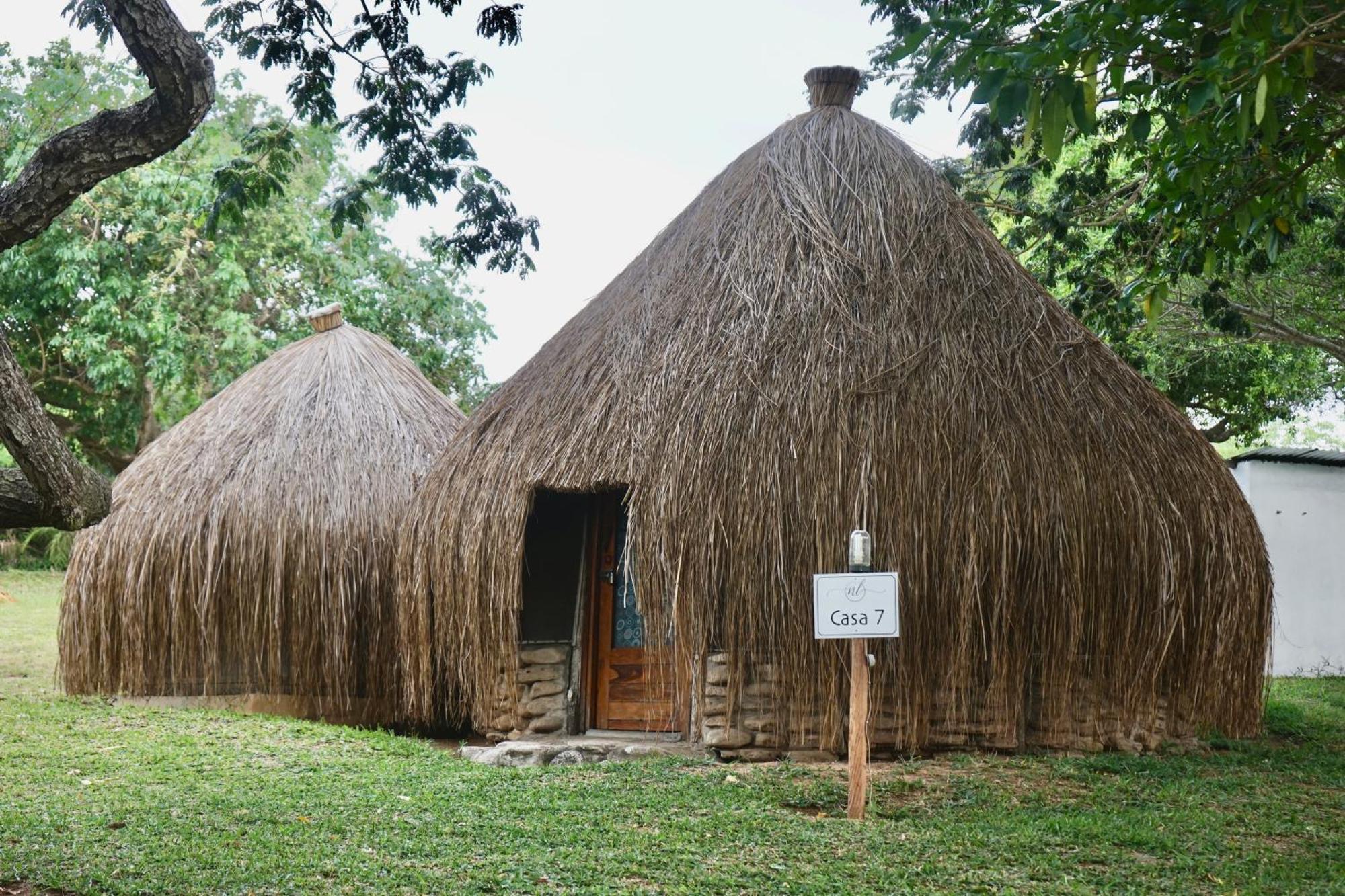 Nhambavale Lodge シーデンゲーリ エクステリア 写真