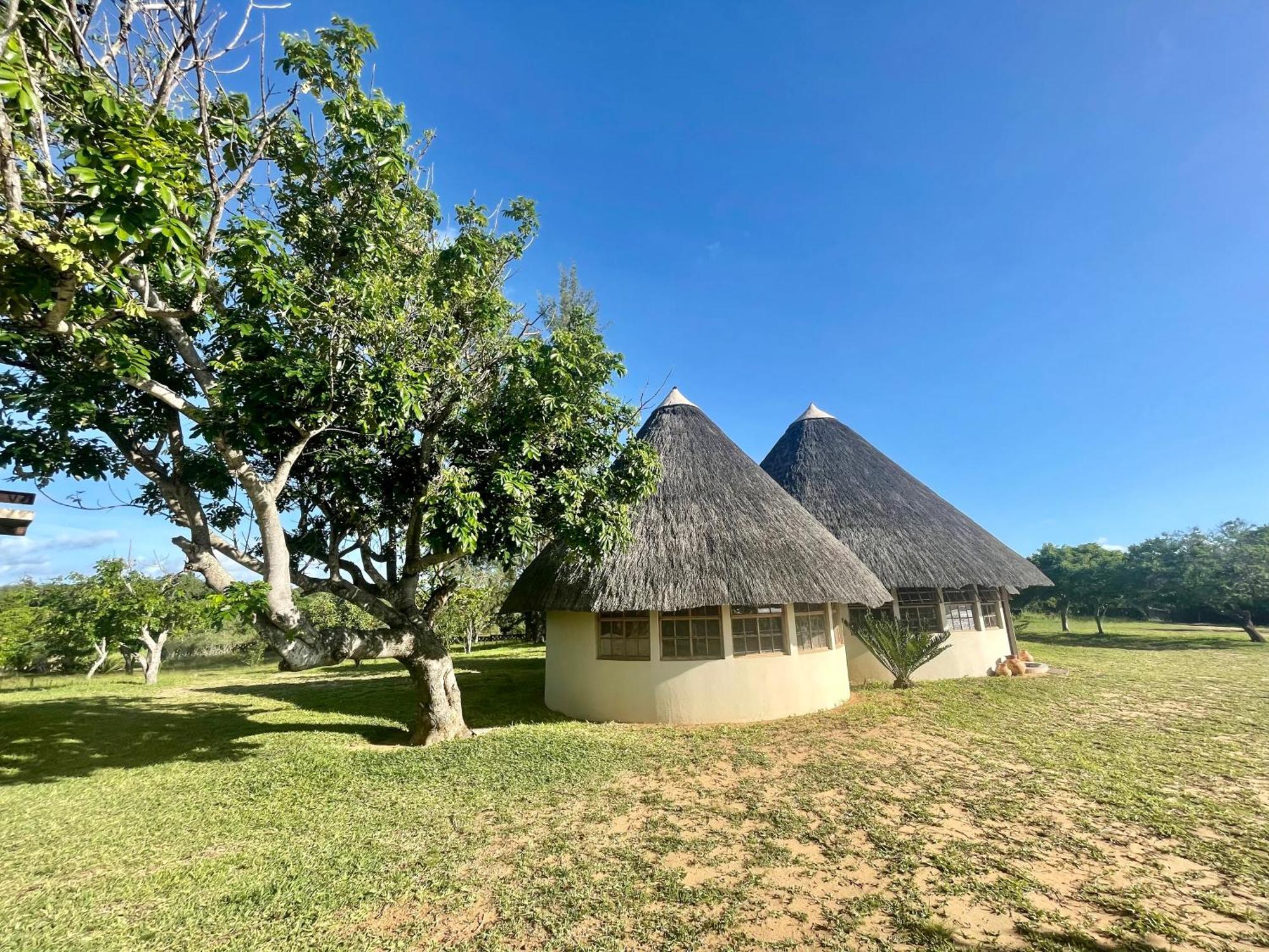 Nhambavale Lodge シーデンゲーリ エクステリア 写真